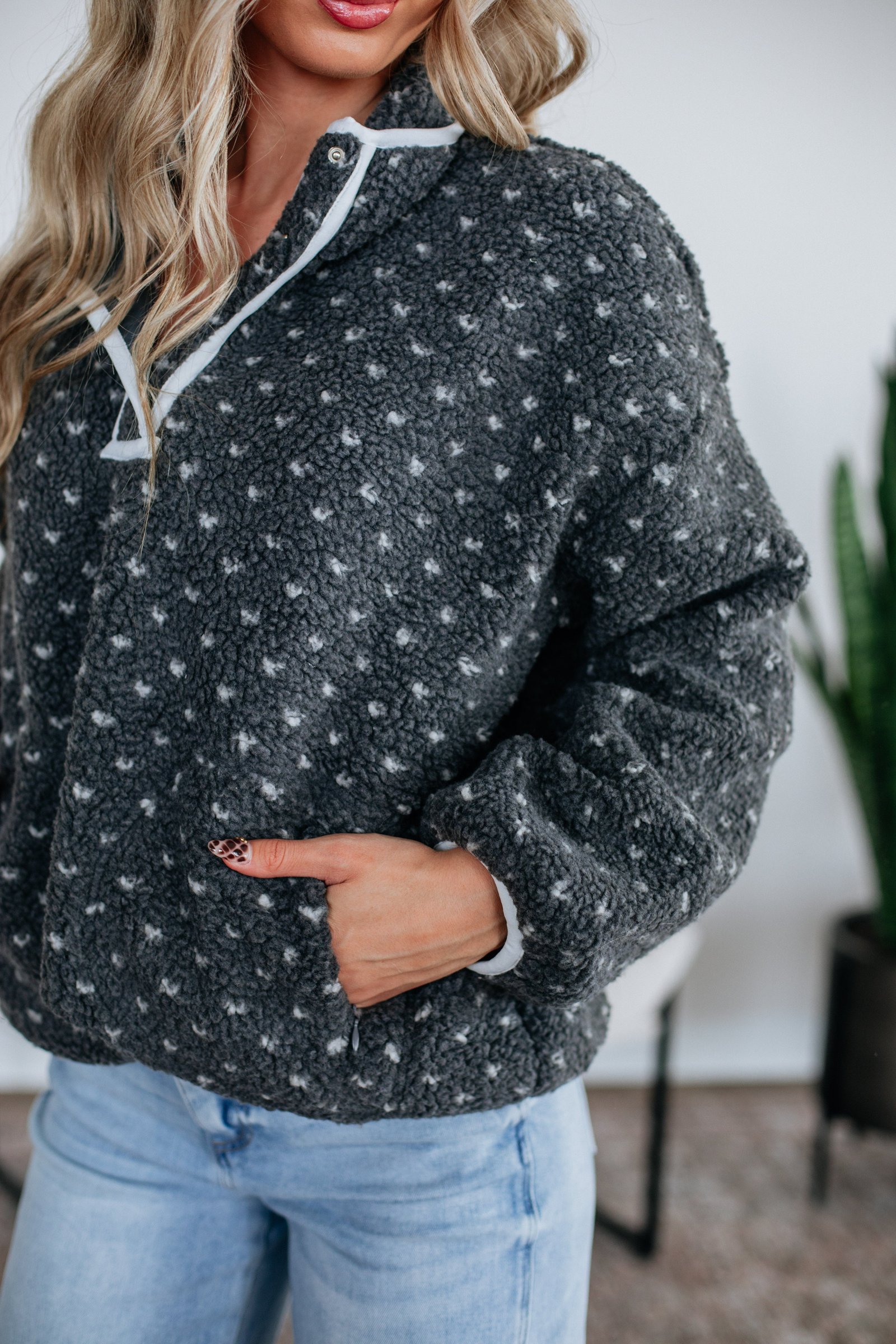 Taja Sherpa Pullover - Image 7